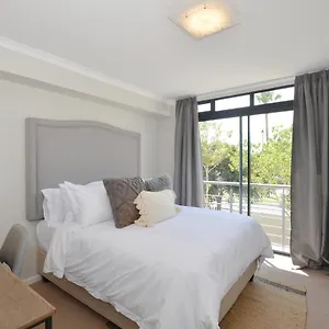 https://apt-in-century-city.hotels-capetown.com